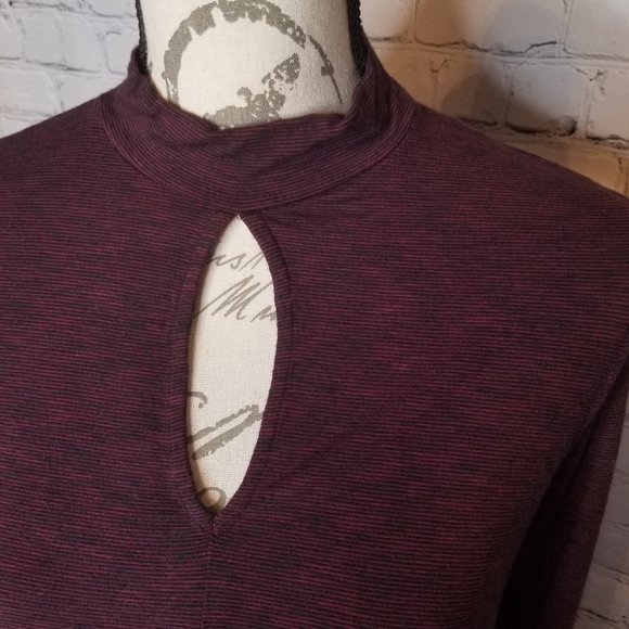 AEO soft & sexy high neck keyhole tunic top L - Picture 7 of 7